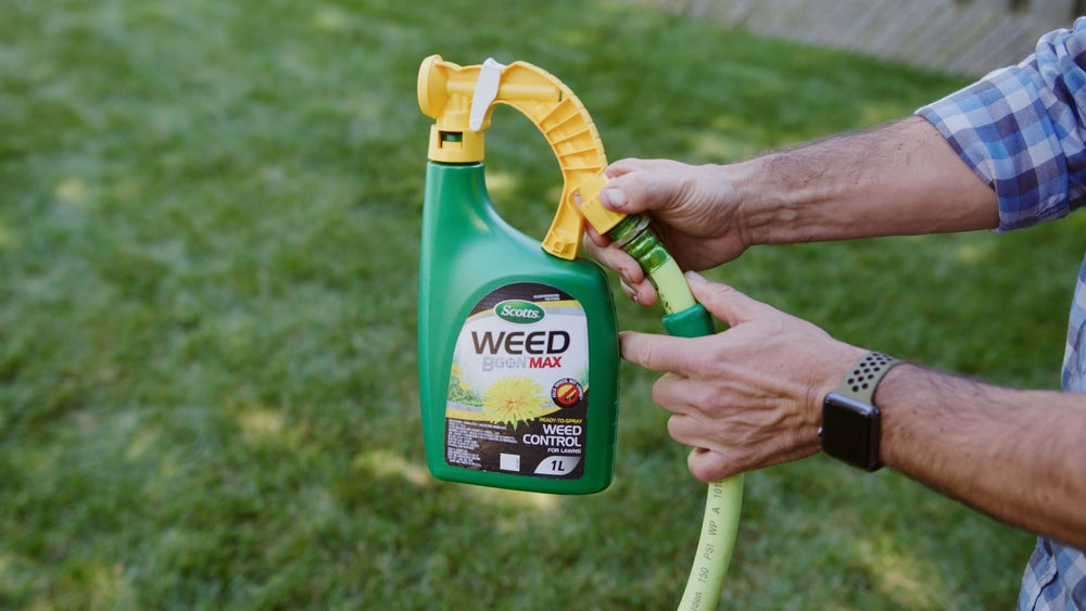 Scotts Weed B Gon MAX Ready-to-Spray Weed Control/Killer Concentrate, Herbicide for Lawns, 1-L
