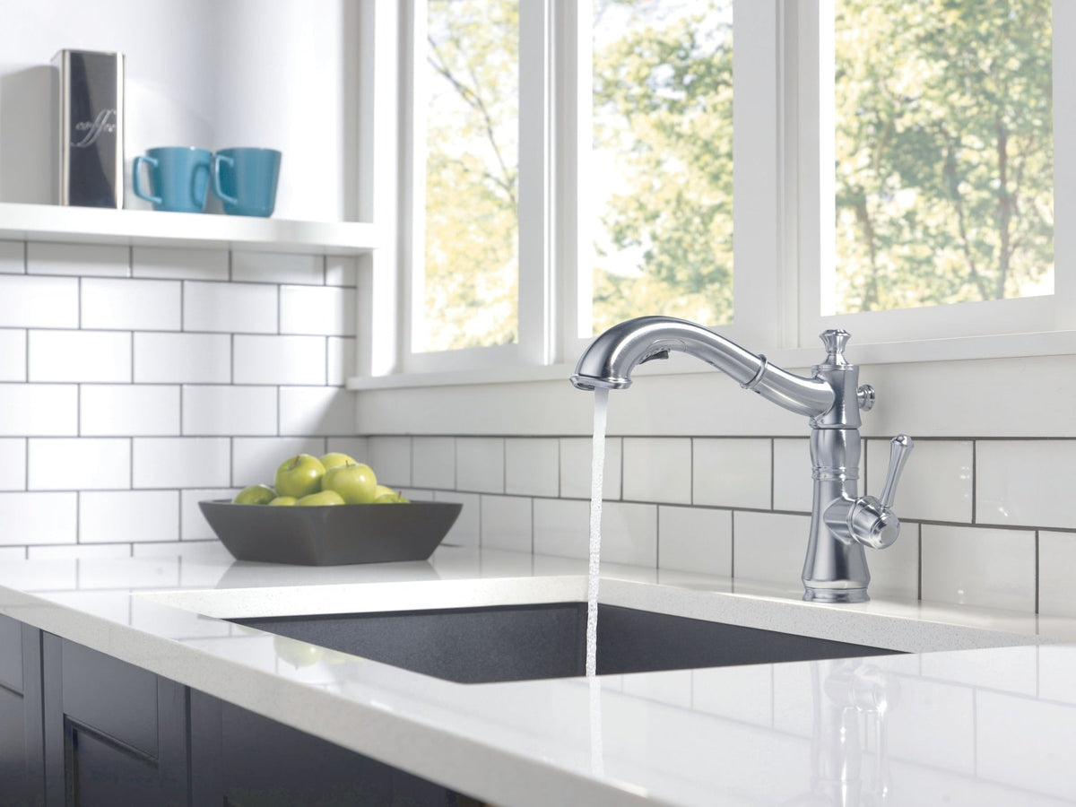 Delta Cassidy Pullout Kitchen Faucet, Artic Stainless