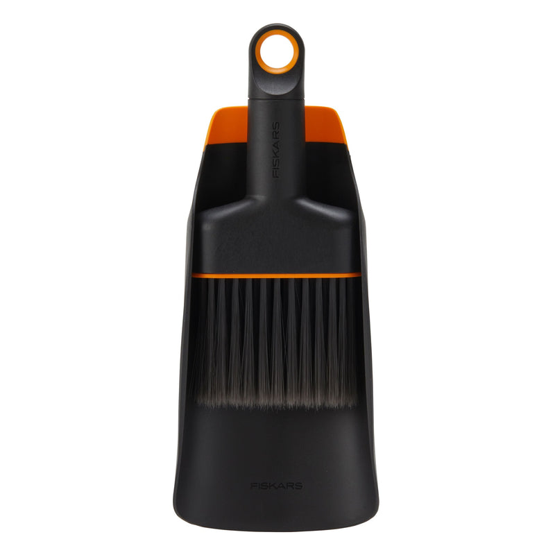 Fiskars 2-in-1 Double Sided Scoop & Brush Indoor Gardening Tool D8