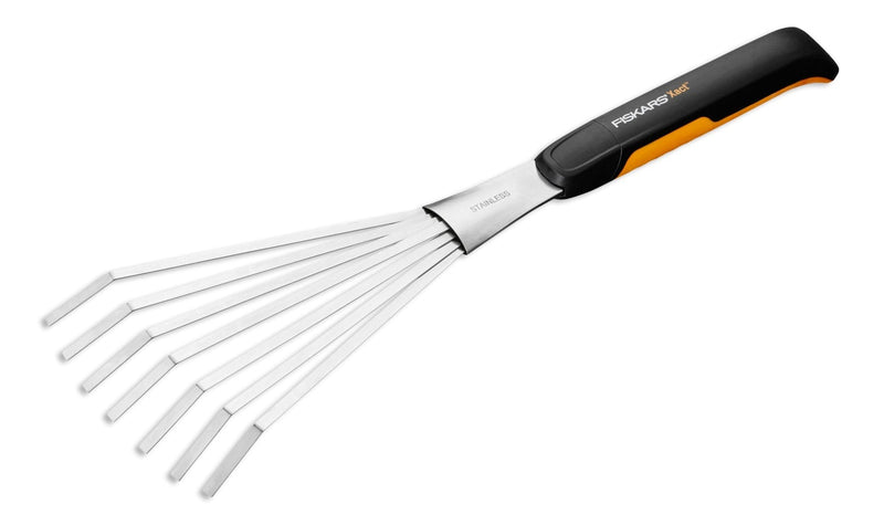 Fiskars Xact rake Z5
