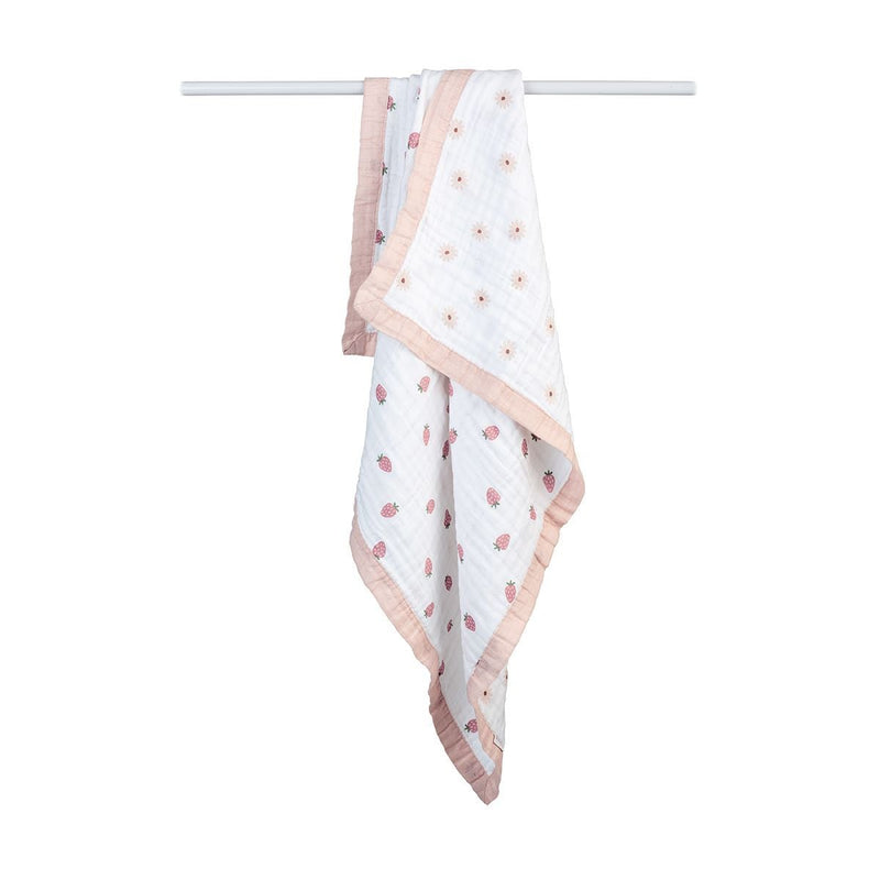 Lulujo 3-Ply Daisies & Strawberry Reversible Muslin Blanket M5