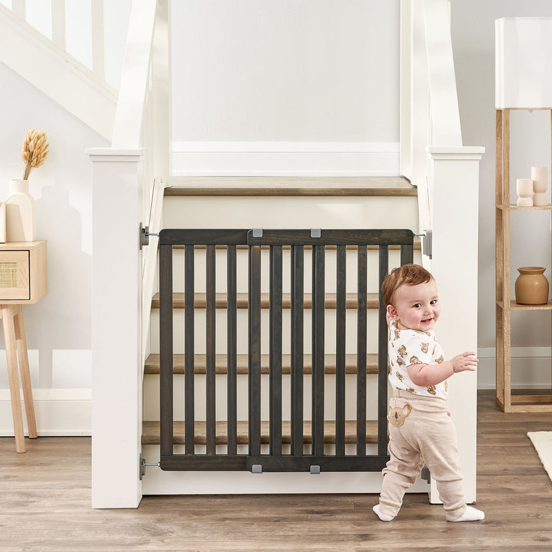 Regalo Wooden Top of Stairs Baby Gate L0